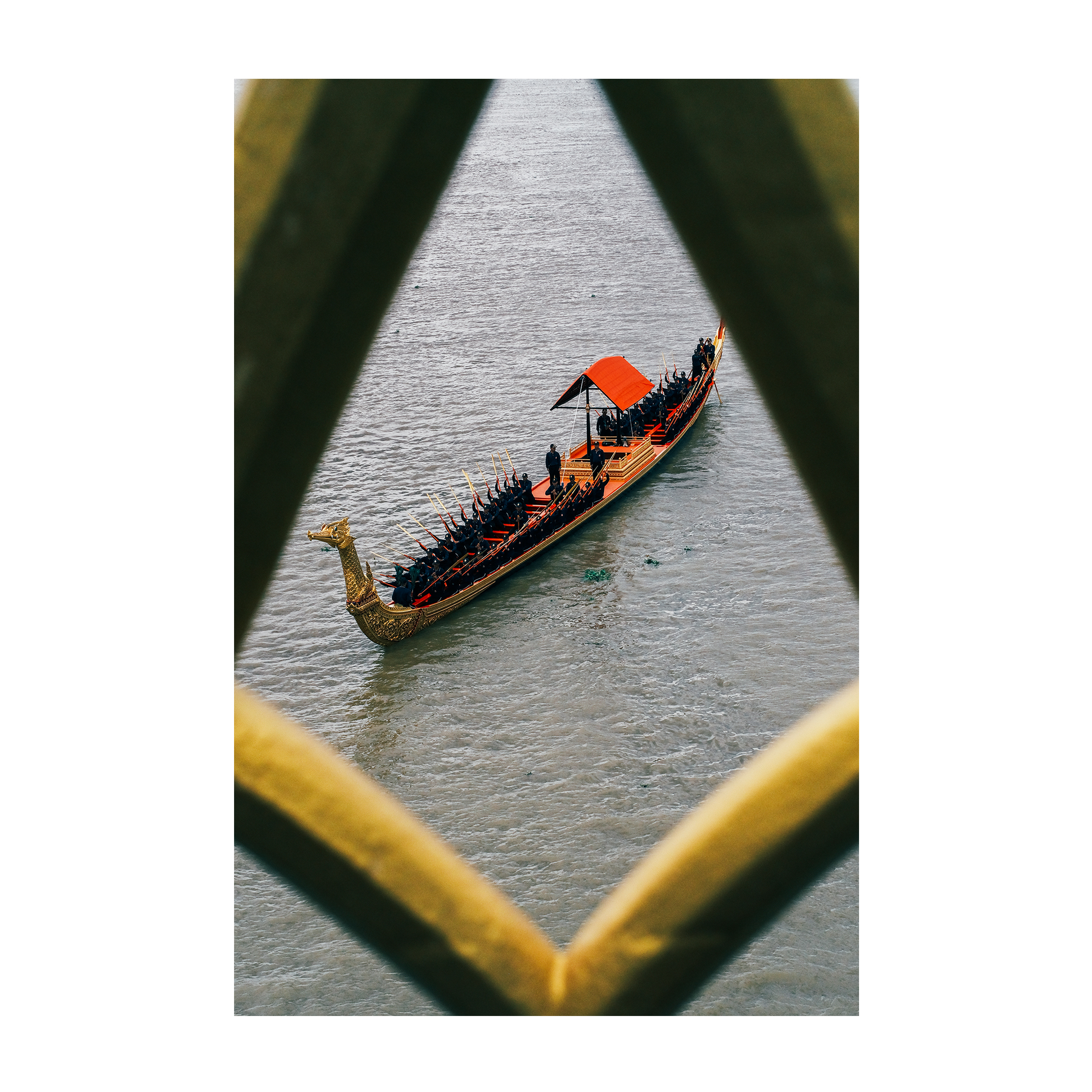 TAMRON PERSPECTIVE : ROYAL BARGE with Tamron 18-300mm F3.5-6.3 Di III VC VXD (Model B061)