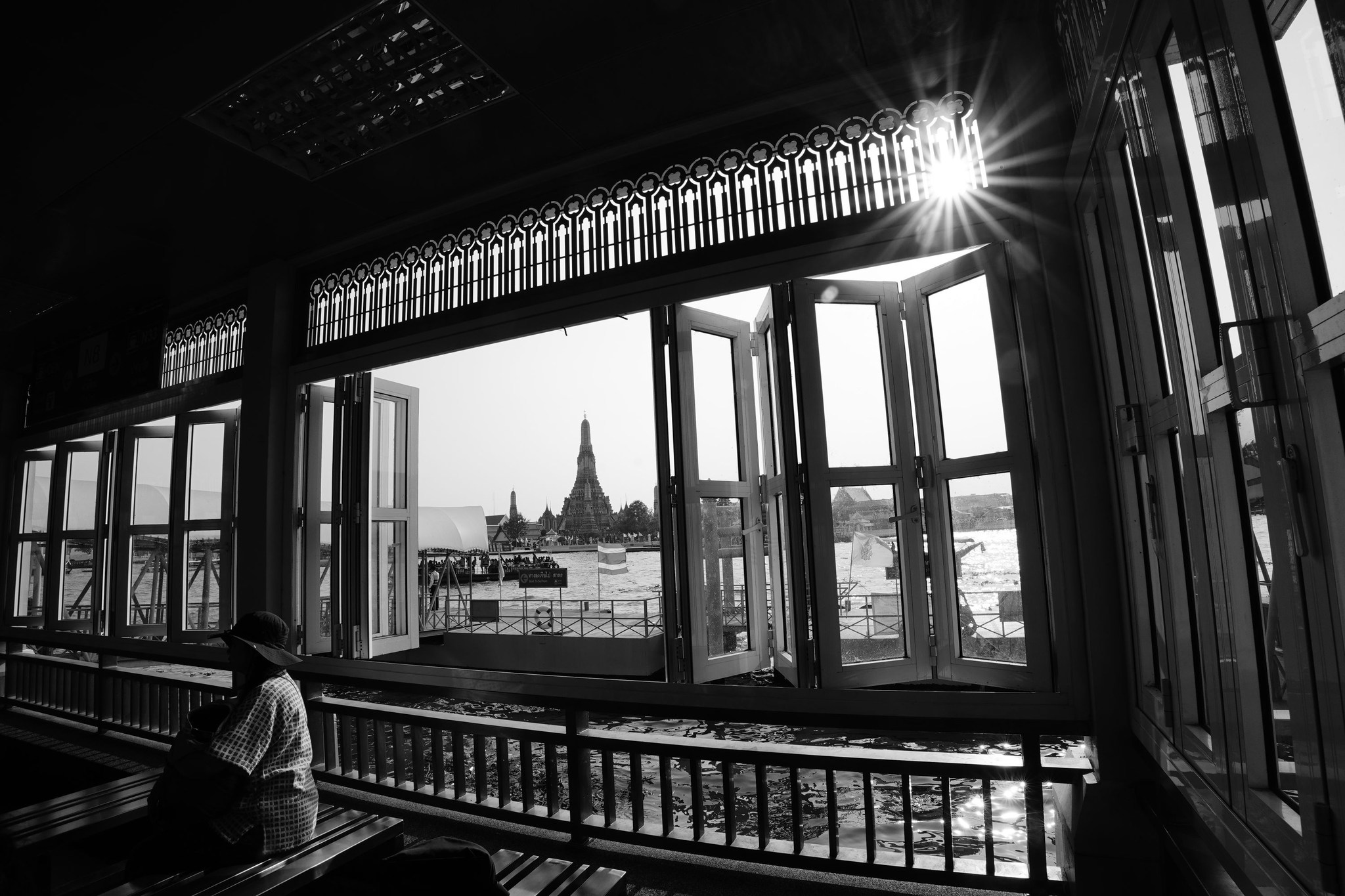 TAMRON EXPERIENCE : ส่องวัดอรุณจากฝั่งพระนคร TAMRON EXPERIENCE : ส่องวัดอรุณจากฝั่งพระนคร