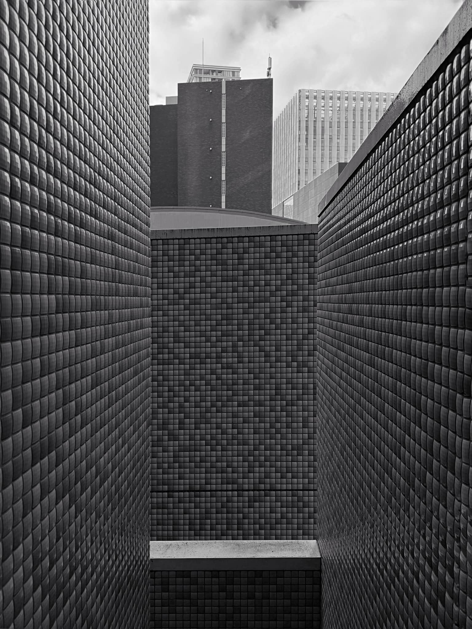 TAMRON PERSPECTIVE : COLLECTION OF FAVORITE B&W PHOTO