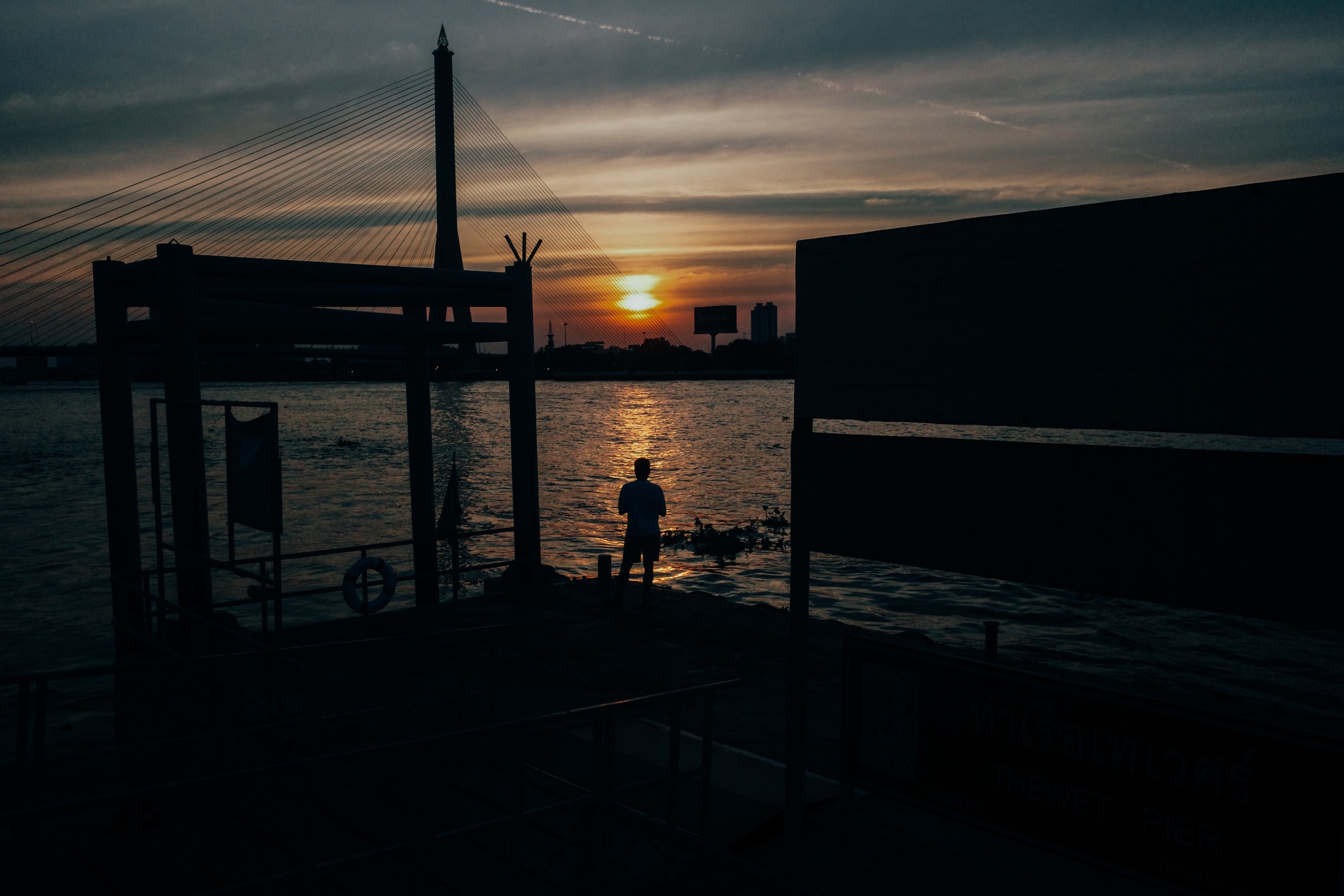 “หนึ่งวัน พันเรื่องราว กับ RICOH GR IV ”